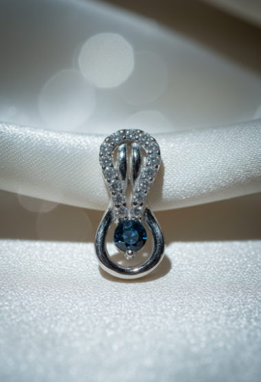 14K White Gold Sapphire & Diamond Infinity Swirl Pendant
