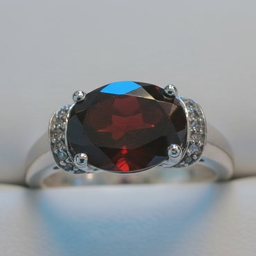 14K White Gold Oval Garnet & Diamond Filigree Ring