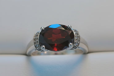 14K White Gold Oval Garnet & Diamond Filigree Ring