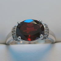 14K White Gold Oval Garnet & Diamond Filigree Ring