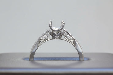 Tacori 18K White Gold Solitaire Engagement Ring Mounting