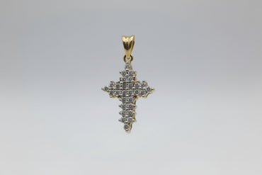 Shared-Prong Cross Pendant