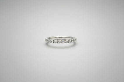 Diamond Scalloped Pavé Band