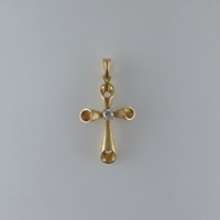 Diamond Cross Pendant in 14K Yellow Gold