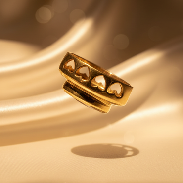 14K yellow gold open heart gallery cap detail