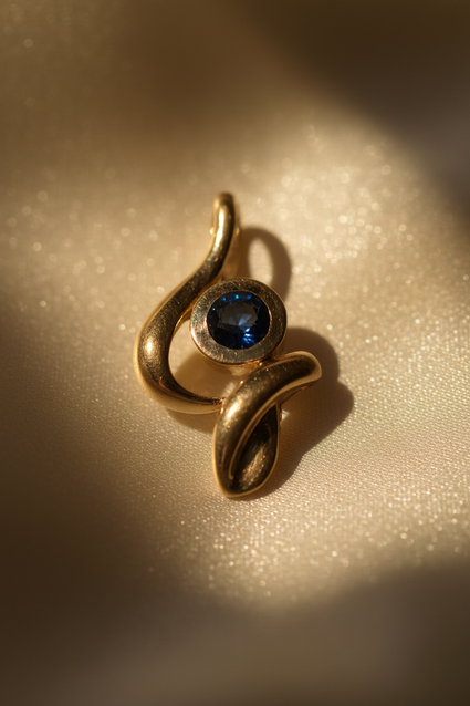 14K Yellow Gold Freeform Sapphire Pendant – Front View