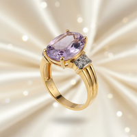 14K Yellow Gold Oval Amethyst Pavé Diamond Fluted Band Ring — Three-Quarter View