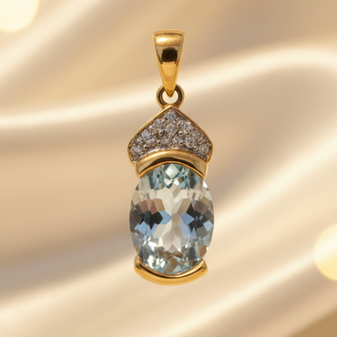 14K yellow gold .97ct aquamarine and diamond pendant, front view