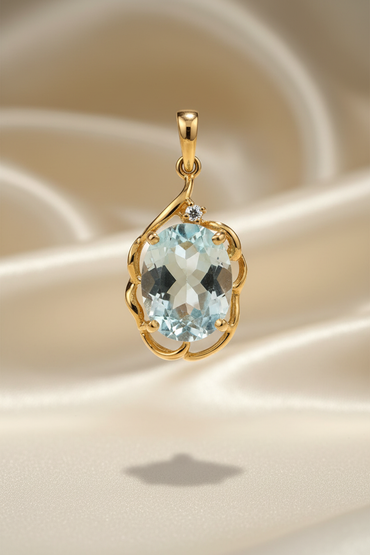 18K Yellow Gold Large Oval Aquamarine & Diamond Filigree Pendant – Front View