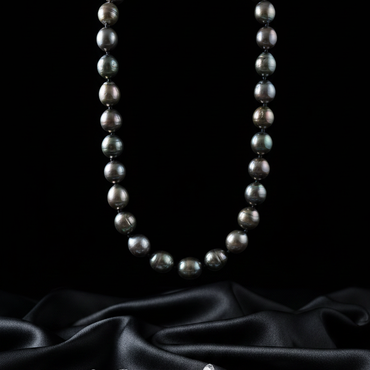Baroque Tahitian pearl strand necklace - U-shape view