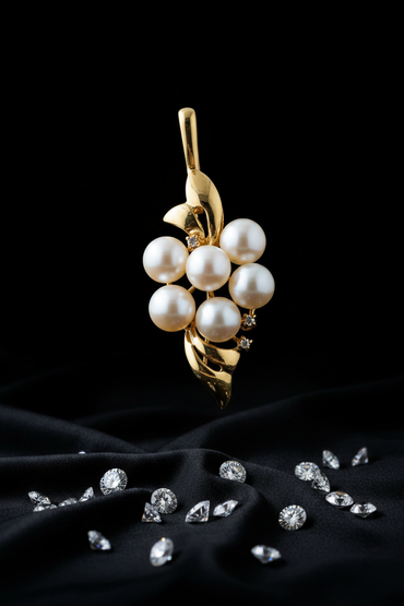 Yellow gold freshwater pearl cluster pendant - full view