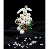 Yellow gold freshwater pearl cluster pendant - front close-up