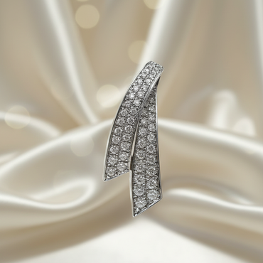 14K white gold diamond pavé double bar pendant front view