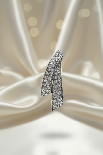 14K white gold diamond pavé double bar pendant front view