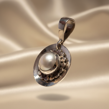 Sterling Silver Mabe Pearl Round Disc Pendant - Side Angle View