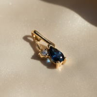 14K Yellow Gold Pear Sapphire & Diamond Pendant – Detail View