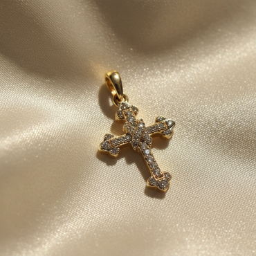 10K yellow gold natural diamond ornate trefoil cross pendant with round brilliant pavé diamonds, angle 4