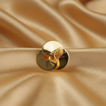 Nautical Propeller Pendant — Gold Silk